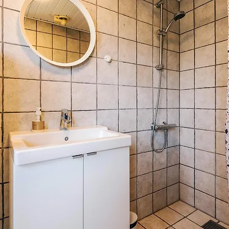 5 Person In Middelfart-by Traum *